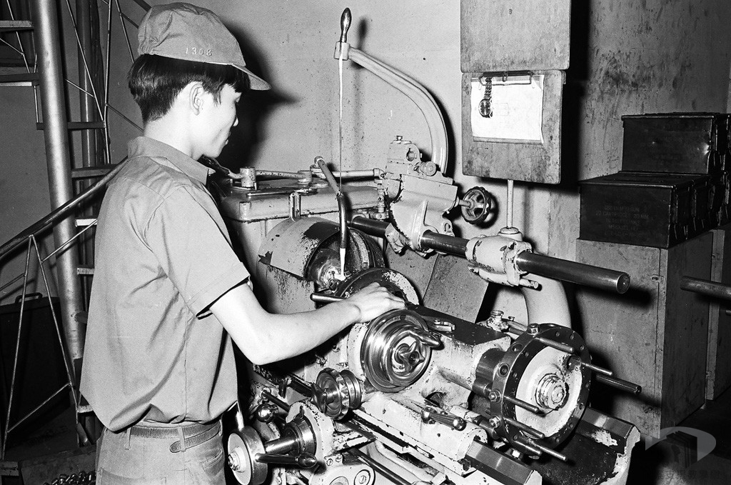 圖6 1950年代政府除推動製造紡織品外銷，也鼓勵國內工廠自行製造紡織機。
