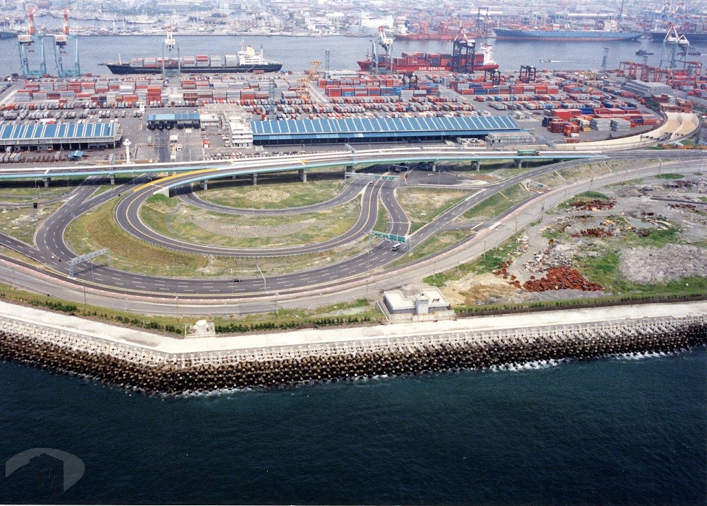 圖6 過港隧道完工後，過港隧道旗津端與引道、第四貨櫃純運中心的相對位置