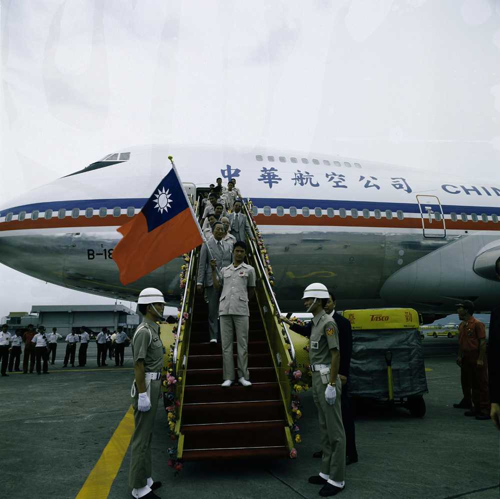 圖8 榮獲世界冠軍的中華青少棒隊搭乘華航班機歸國