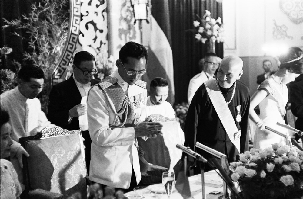圖10 1963年泰國國王蒲美蓬訪臺國宴,兩國元首蒞臨國宴會場