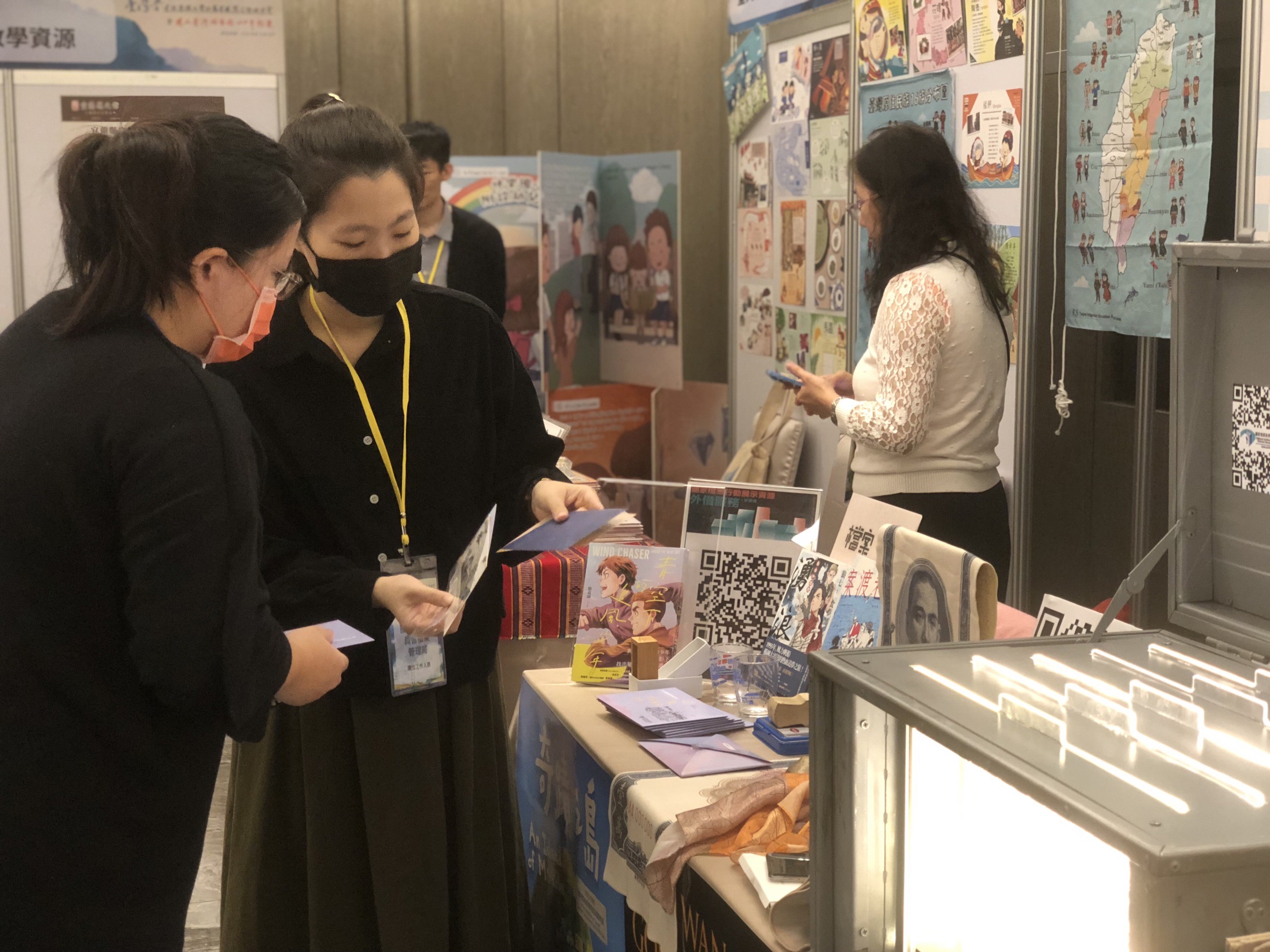 10 參加國臺圖設攤活動,推廣國家檔案行動展示資源