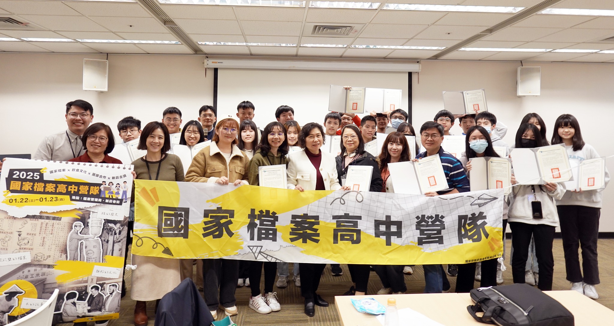 10各組上台發表討論的結果